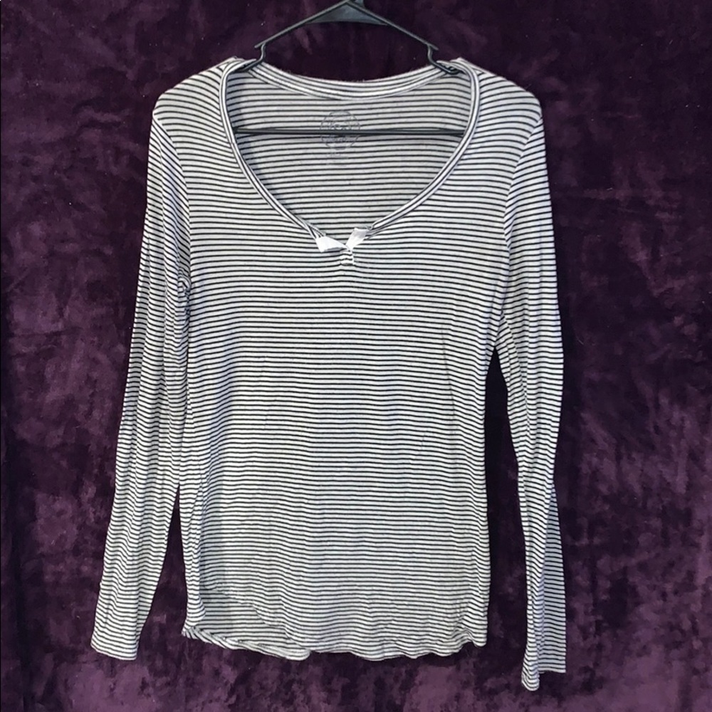 Long sleeve black and white striped
